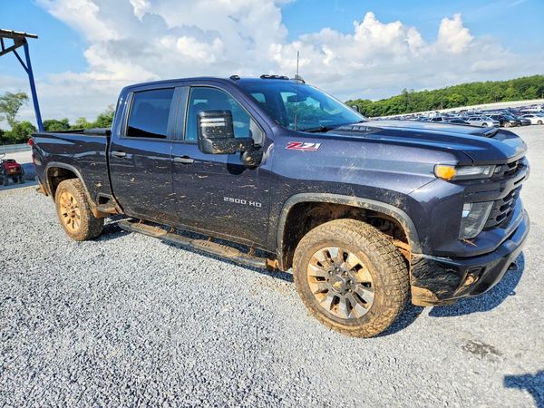 2024 CHEVROLET SILVERADO Custom