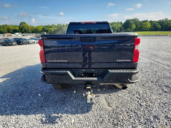 2024 CHEVROLET SILVERADO Custom