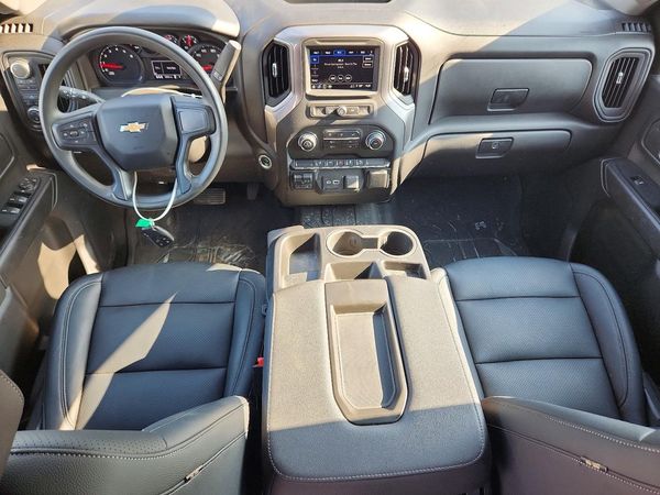 2024 CHEVROLET SILVERADO Custom