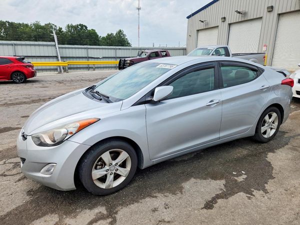 2013 HYUNDAI ELANTRA