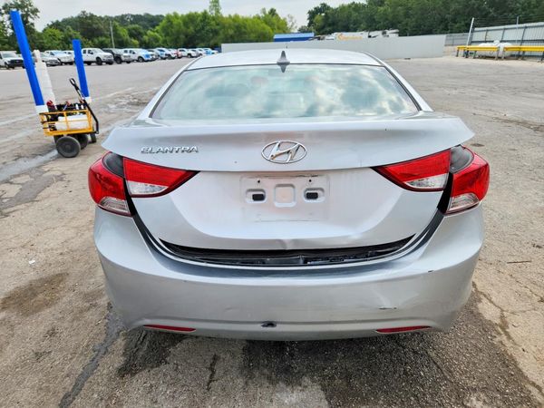2013 HYUNDAI ELANTRA
