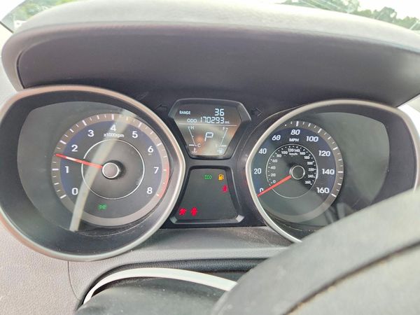 2013 HYUNDAI ELANTRA