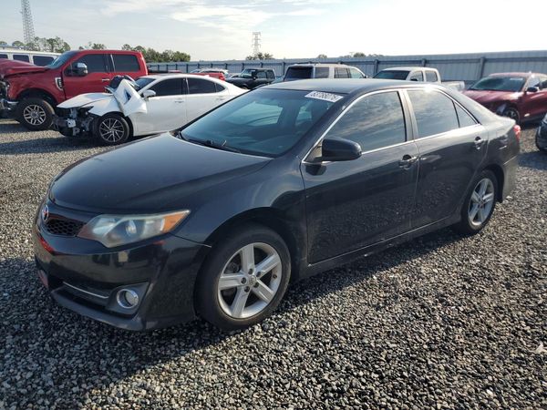 2014 TOYOTA CAMRY