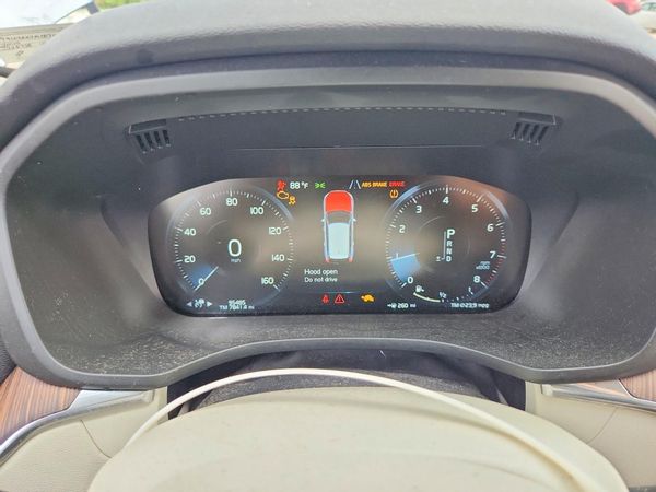 2021 VOLVO XC60