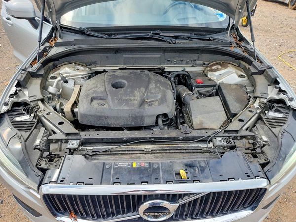 2021 VOLVO XC60