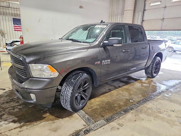 2016 RAM 1500 SLT