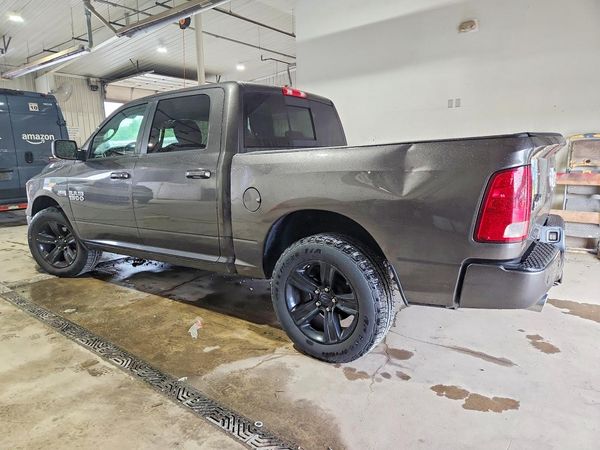 2016 RAM 1500 SLT