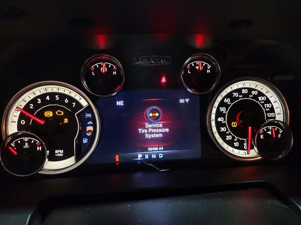 2016 RAM 1500 SLT