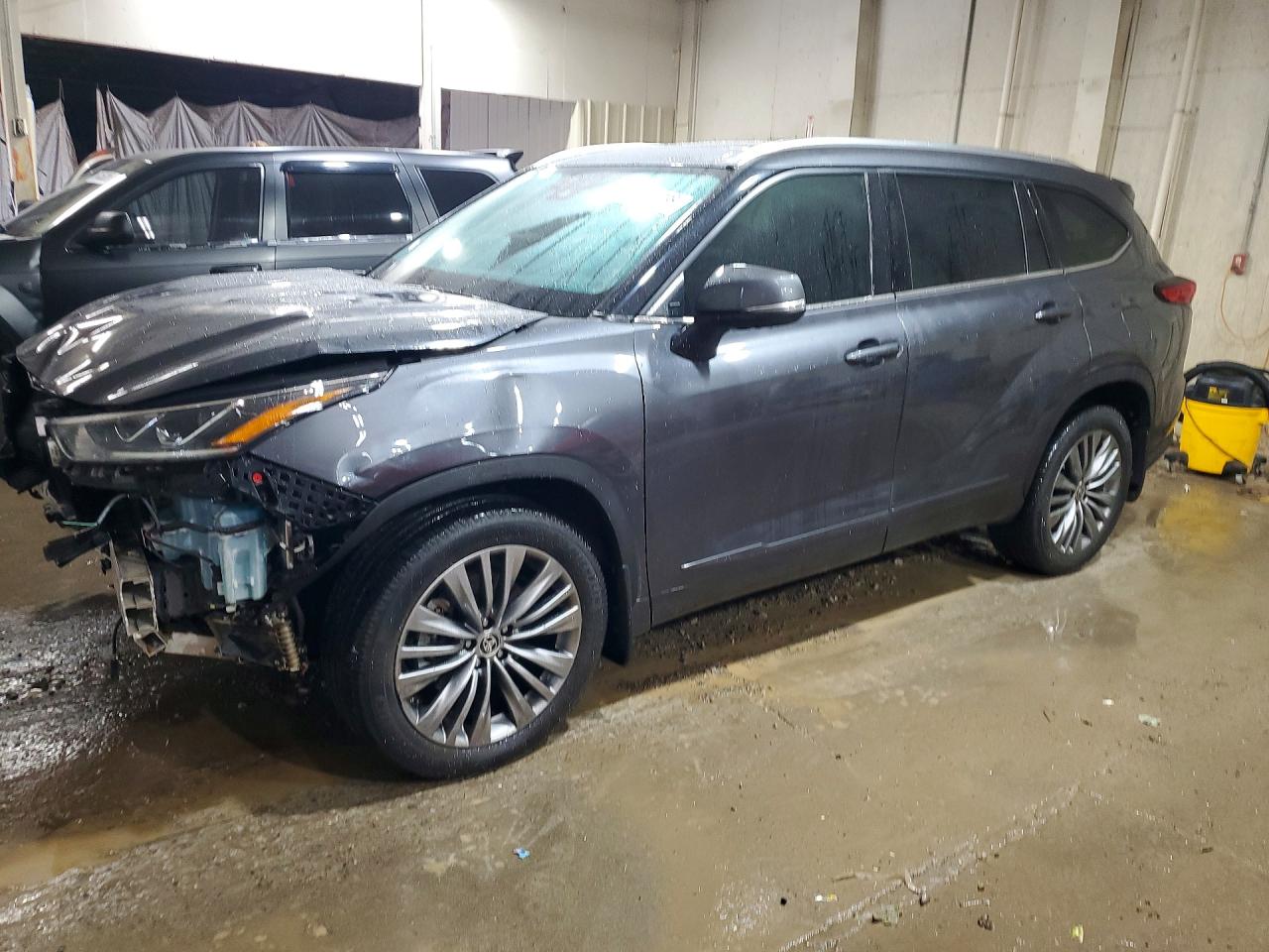 2020 TOYOTA HIGHLANDER Platinum