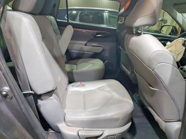 2020 TOYOTA HIGHLANDER Platinum