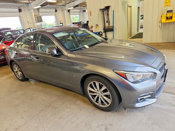 2015 INFINITI Q50