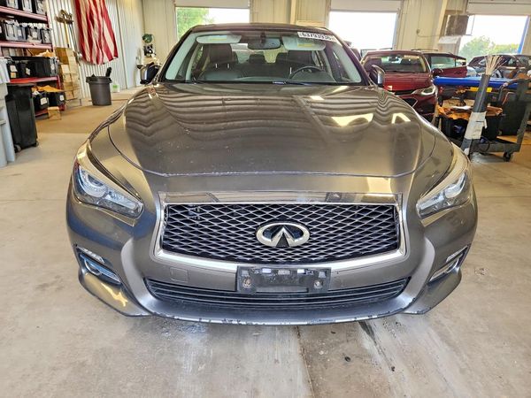 2015 INFINITI Q50