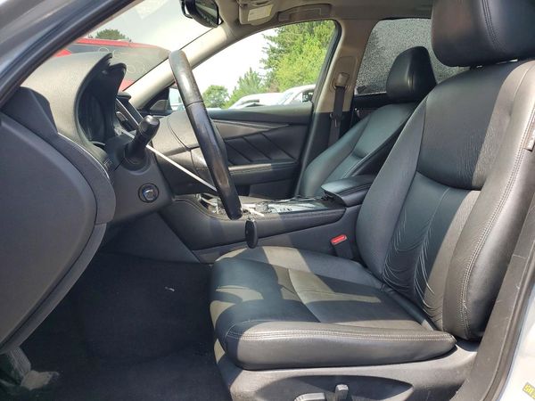 2017 INFINITI Q50