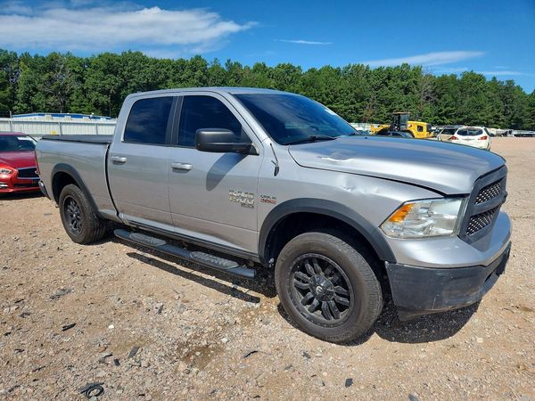 2019 RAM 1500 CLASSIC SLT