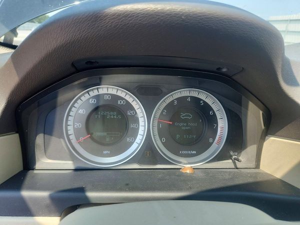 2012 VOLVO XC70