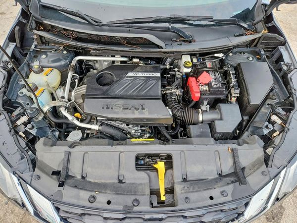 2023 NISSAN ROGUE SL — Engine bay