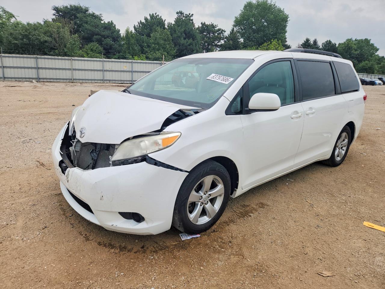 2013 TOYOTA SIENNA