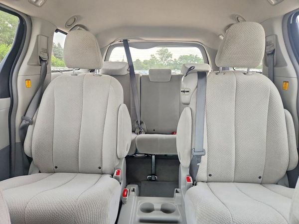 2013 TOYOTA SIENNA