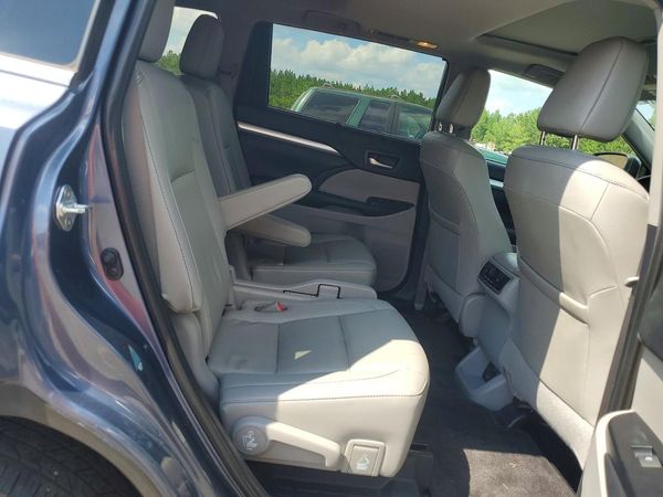 2019 TOYOTA HIGHLANDER SE/XLE