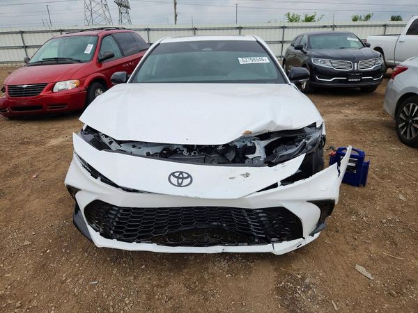 2026 TOYOTA CAMRY