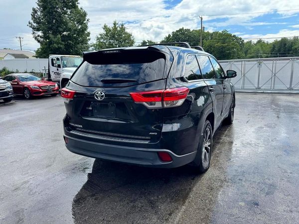 2018 TOYOTA HIGHLANDER LE/LE Plus