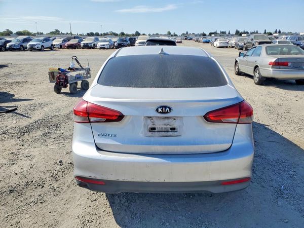 2018 KIA FORTE LX Base