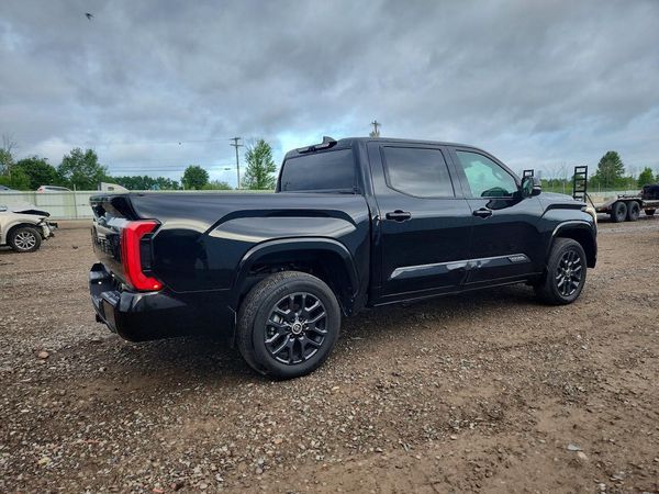 2024 TOYOTA TUNDRA Platinum