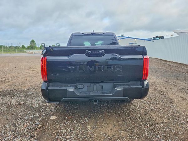 2024 TOYOTA TUNDRA Platinum