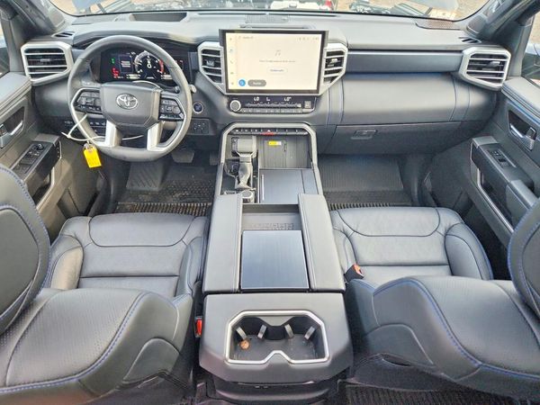 2024 TOYOTA TUNDRA Platinum