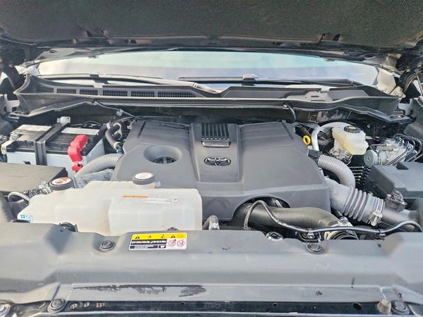 2024 TOYOTA TUNDRA Platinum