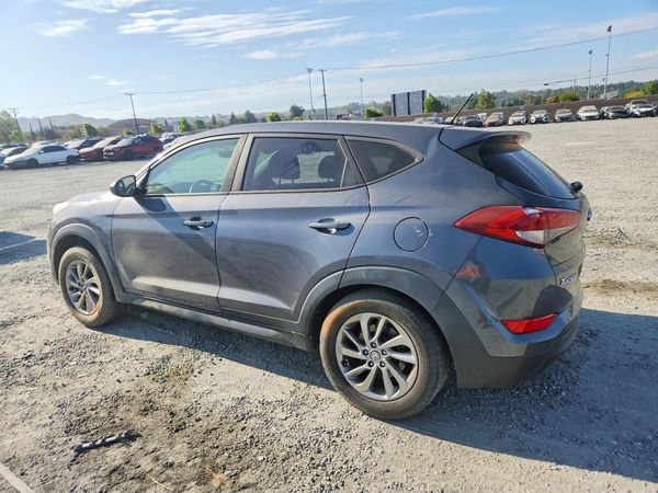 2017 HYUNDAI TUCSON SE (no options)