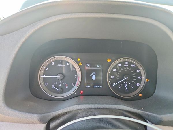 2017 HYUNDAI TUCSON SE (no options)