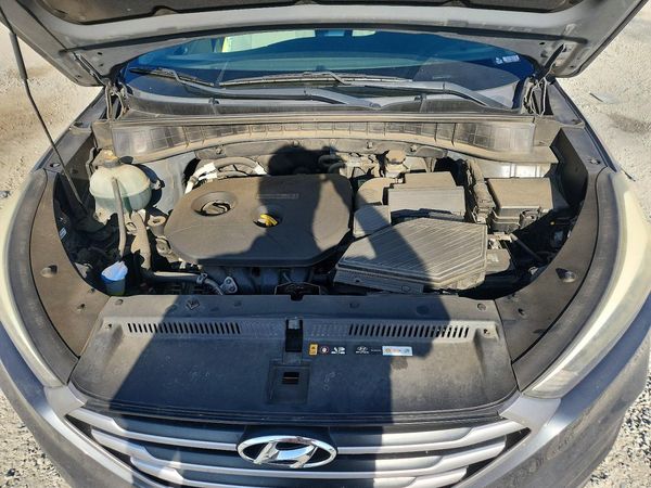 2017 HYUNDAI TUCSON SE (no options)