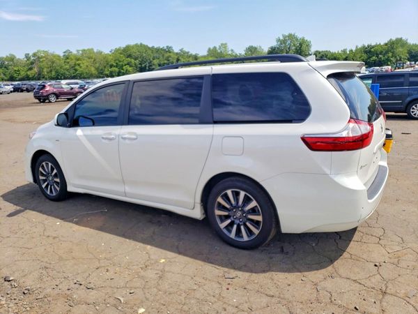 2019 TOYOTA SIENNA