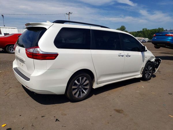 2019 TOYOTA SIENNA