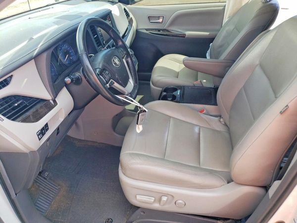 2019 TOYOTA SIENNA