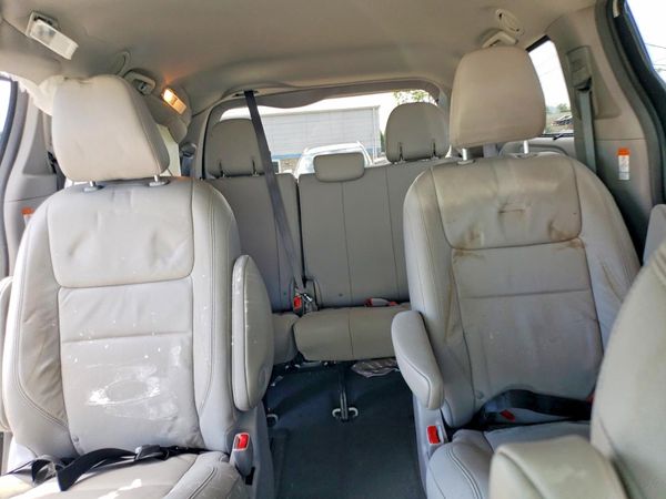 2019 TOYOTA SIENNA