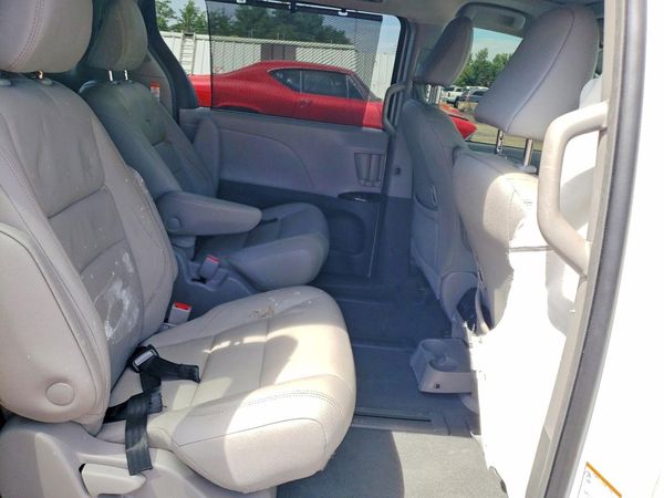 2019 TOYOTA SIENNA