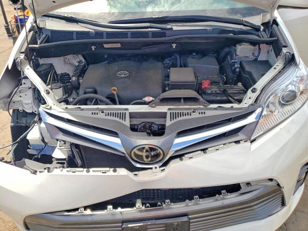 2019 TOYOTA SIENNA