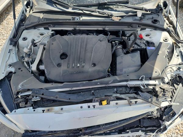 2022 VOLVO S60 — Engine bay