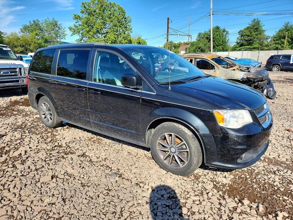2017 DODGE GRAND CARAVAN SXT