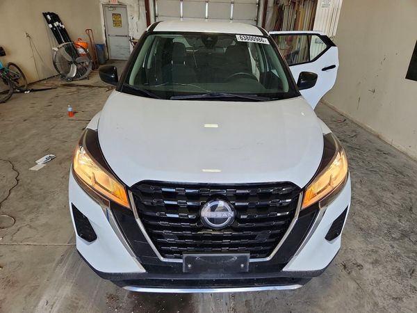2023 NISSAN KICKS