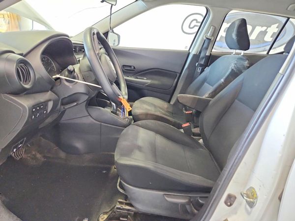 2023 NISSAN KICKS