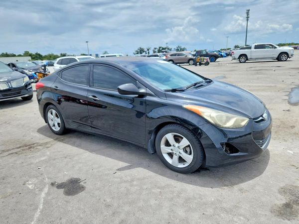 2013 HYUNDAI ELANTRA
