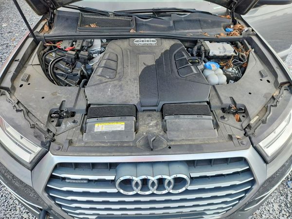 2017 AUDI Q7 quattro Premium