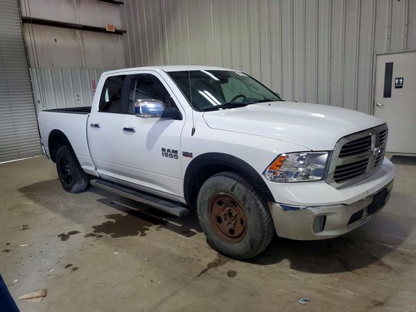 2015 RAM 1500 SLT — Passenger 3/4