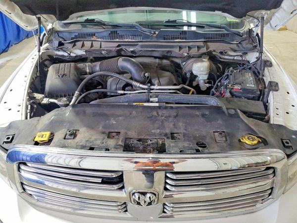2015 RAM 1500 SLT — Engine bay