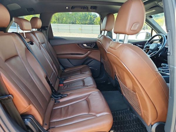 2017 AUDI Q7 quattro Premium Plus
