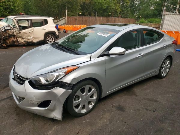 2013 HYUNDAI ELANTRA