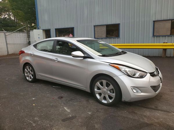 2013 HYUNDAI ELANTRA